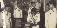 สถาบันพระมหากษัตริย์ กับ รัฐบุรุษอาวุโส ปรีดี พนมยงค์