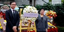 มูลนิธิปรีดี พนมยงค์ - สถาบันปรีดี พนมยงค์ ร่วมวางพวงหรีดรำลึก 47 ปี 6 ตุลาฯ 2519