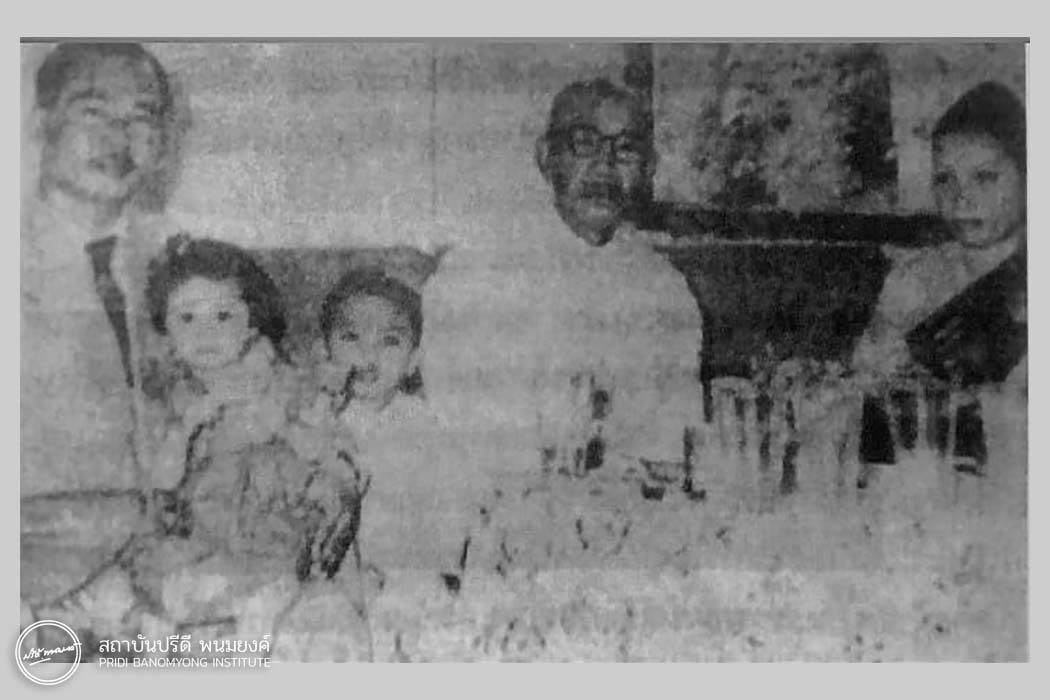 เจ้าเพ็ดชะลาดเสด็จเยี่ยมเจ้าสุพานุวงและครอบครัวที่ซำเหนือ 11 มิถุนายน ค.ศ. 1957 (2500)