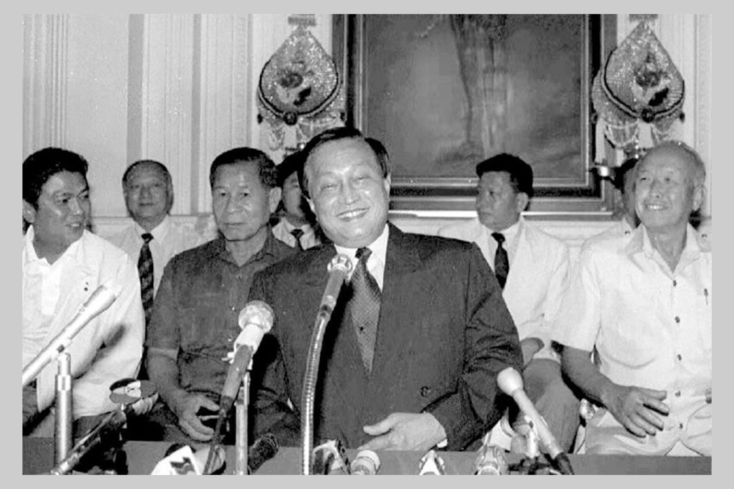 พลเอก สุจินดา คราประยูร ในขณะดำรงตำแหน่ง ‘นายกรัฐมนตรี’ ในวันที่ 20 พฤษภาคม 2535 ที่มา : มติชนออนไลน์ 